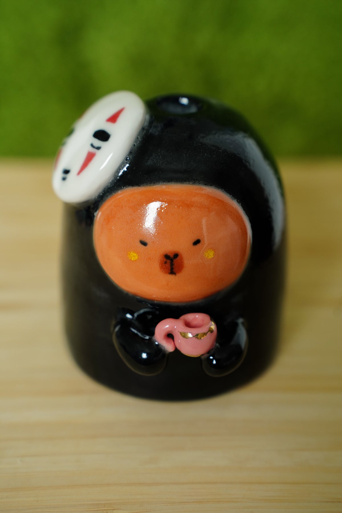 No- Face Capy Vase