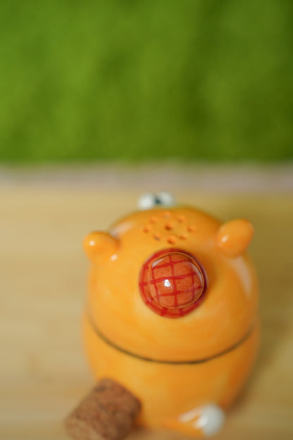 Cheddar Cat The Salt Shaker