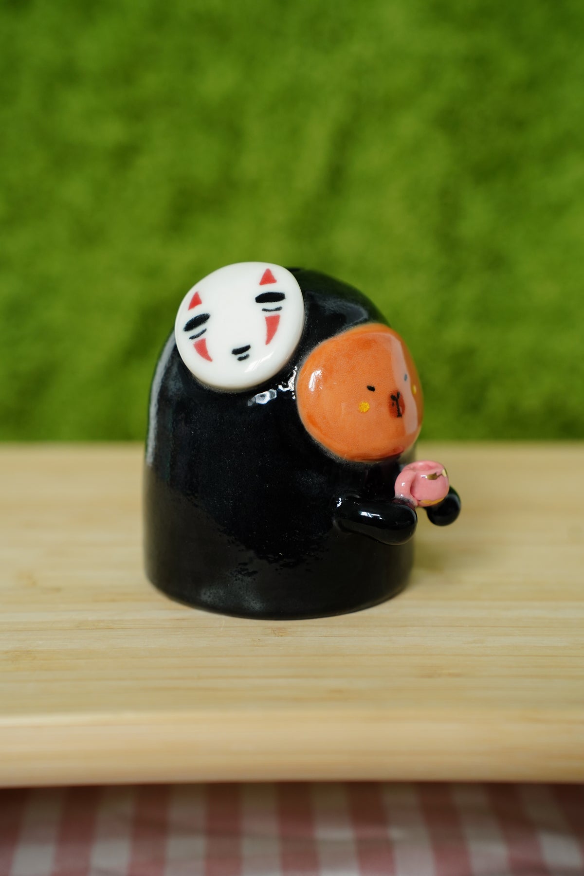 No- Face Capy Vase