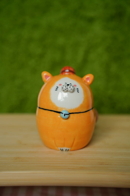 Cheddar Cat The Salt Shaker